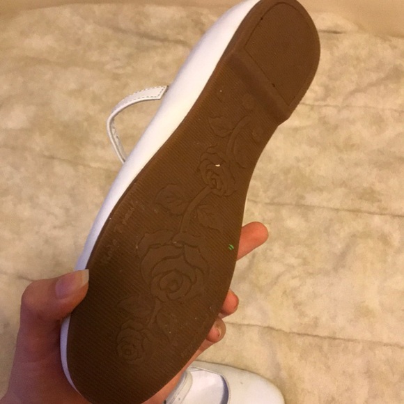 White leather flats, thin strap - Picture 2 of 2